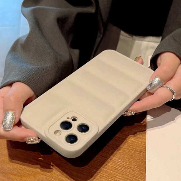 Iphone 14 Beige Plain Puffer Phone Case - Picture 2 of 3